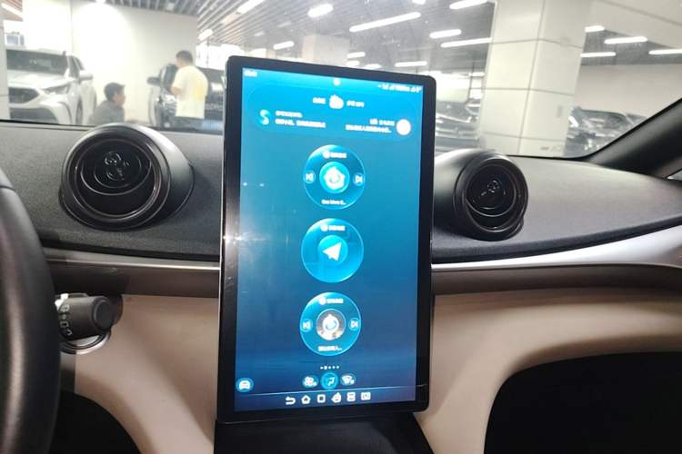 Used BYD Dolphin 2023 420 km Free Version Audio And AC Panel