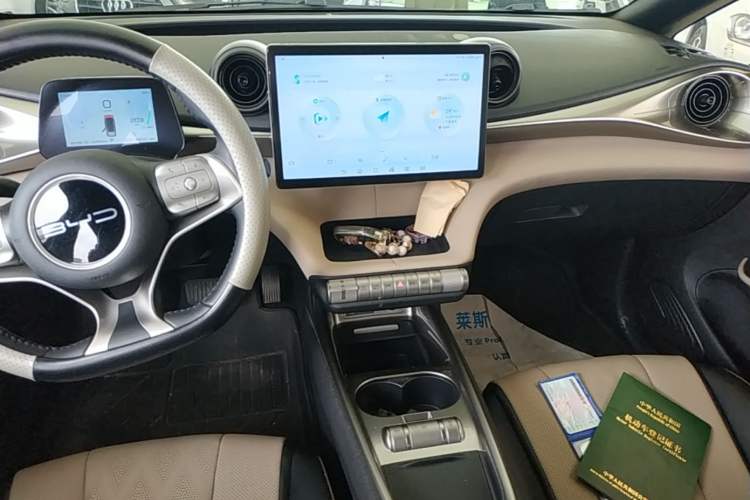Used BYD Dolphin 2023 420 km Free Version Audio And AC Panel