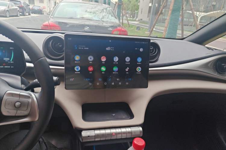 Used BYD Dolphin 2023 420 km Fashion Edition Audio And AC Panel