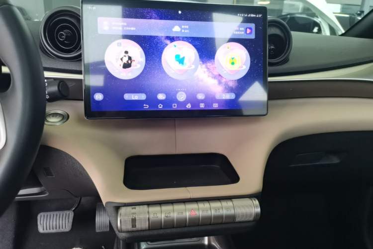 Used BYD Dolphin 2023 420 km Fashion Edition Audio And AC Panel