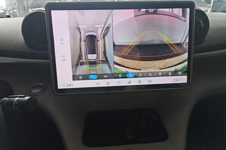 Used BYD Dolphin 2023 420 km Fashion Edition Audio And AC Panel
