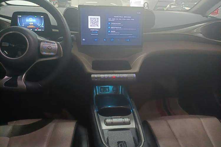 Used BYD Dolphin 2023 420 km Fashion Edition Audio And AC Panel