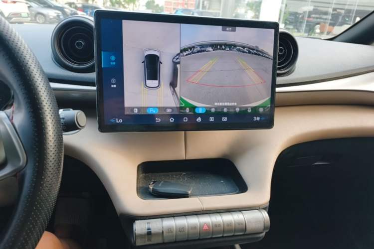 Used BYD Dolphin 2023 420 km Fashion Edition Audio And AC Panel