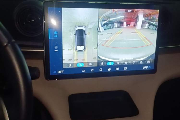 Used BYD Dolphin 2023 420 km Free Version Audio And AC Panel