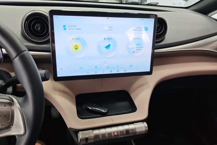 Used BYD Dolphin 2023 420 km Fashion Edition Audio And AC Panel