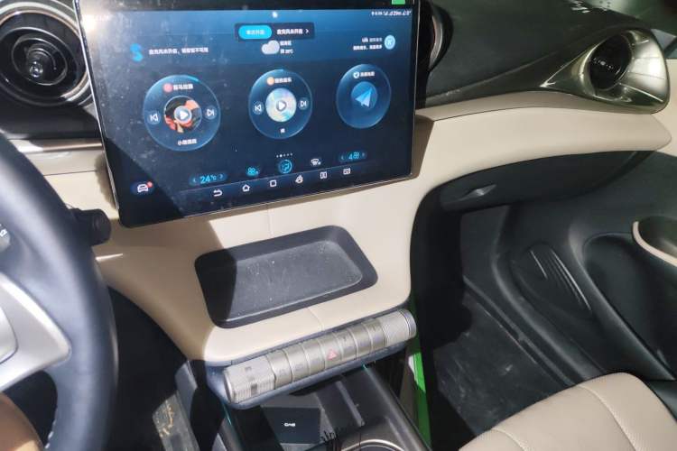 Used BYD Dolphin 2023 420 km Free Version Audio And AC Panel