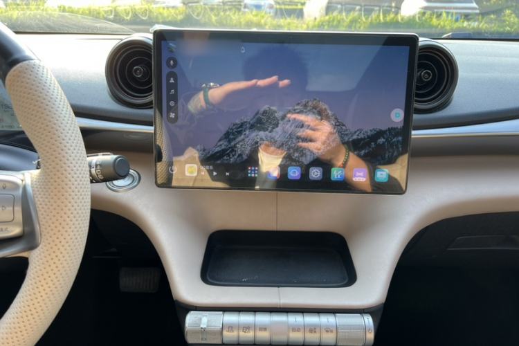 Used BYD Dolphin 2023 420 km Fashion Edition Audio And AC Panel