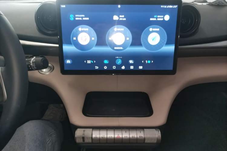 Used BYD Dolphin 2023 420 km Free Version Audio And AC Panel