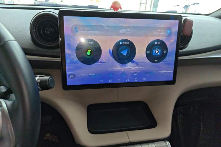 Used BYD Dolphin 2023 420 km Fashion Edition Audio And AC Panel