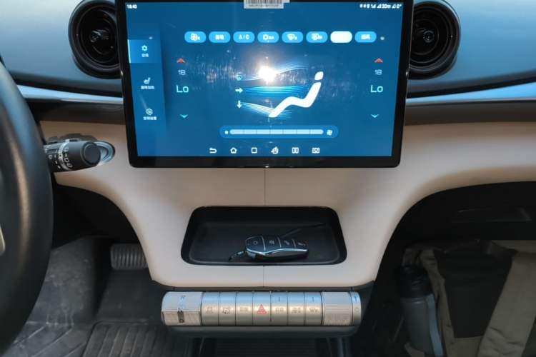 Used BYD Dolphin 2023 420 km Fashion Edition Audio And AC Panel
