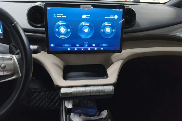 Used BYD Dolphin 2023 420 km Fashion Edition Audio And AC Panel