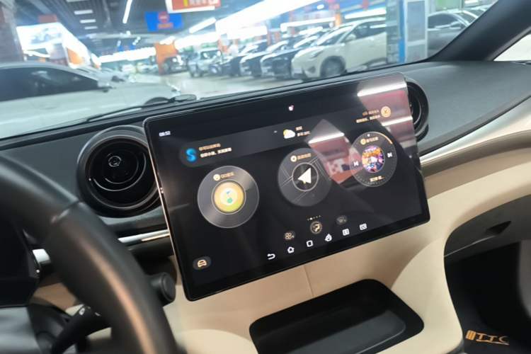 Used BYD Dolphin 2023 420 km Fashion Edition Audio And AC Panel