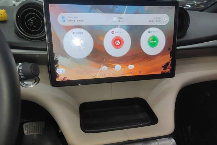 Used BYD Dolphin 2023 420 km Fashion Edition Audio And AC Panel