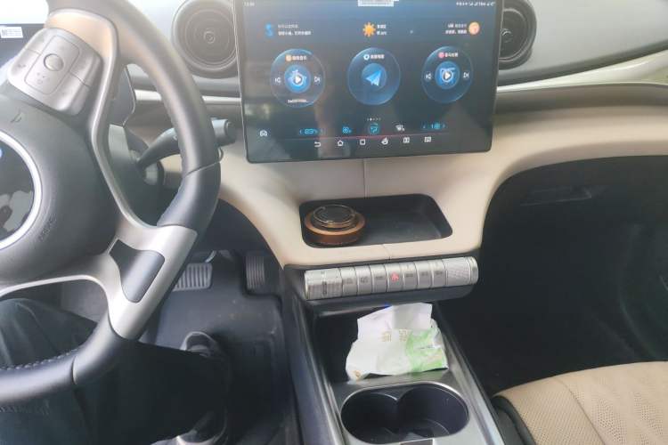 Used BYD Dolphin 2023 420 km Fashion Edition Audio And AC Panel
