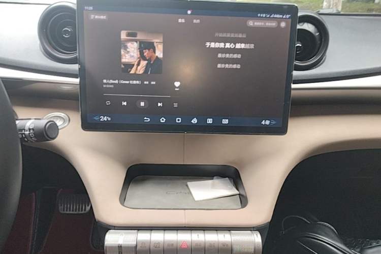 Used BYD Dolphin 2023 420 km Fashion Edition Audio And AC Panel