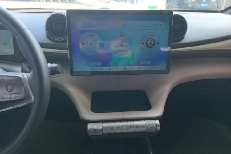 Used BYD Dolphin 2023 420 km Fashion Edition Audio And AC Panel