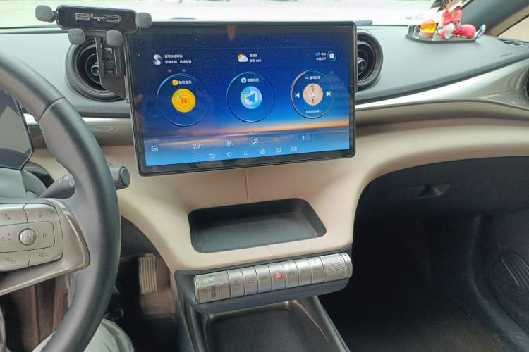 Used BYD Dolphin 2023 420 km Free Version Audio And AC Panel