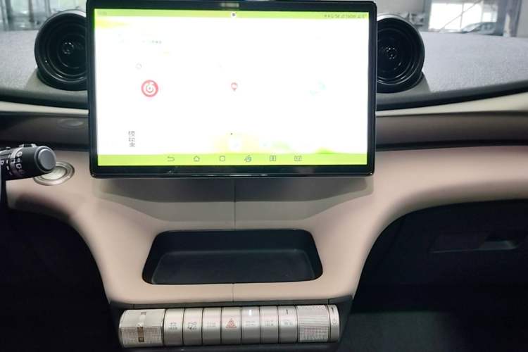 Used BYD Dolphin 2023 420 km Fashion Edition Audio And AC Panel