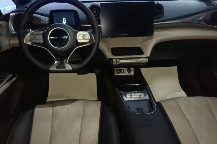 Used BYD Dolphin 2023 420 km Fashion Edition Center Console