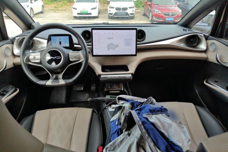 Used BYD Dolphin 2023 420 km Fashion Edition Center Console