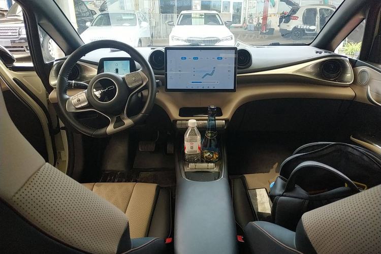 Used BYD Dolphin 2023 420 km Fashion Edition Center Console