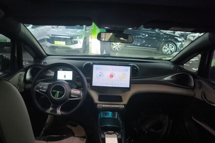 Used BYD Dolphin 2023 420 km Fashion Edition Center Console
