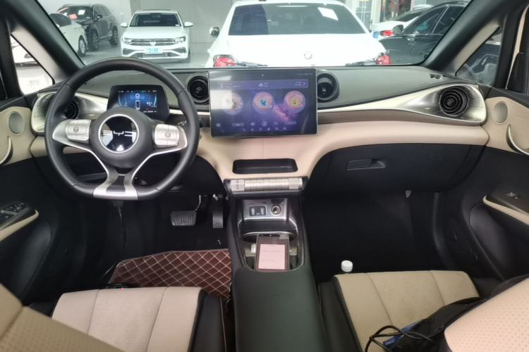 Used BYD Dolphin 2023 420 km Fashion Edition Center Console