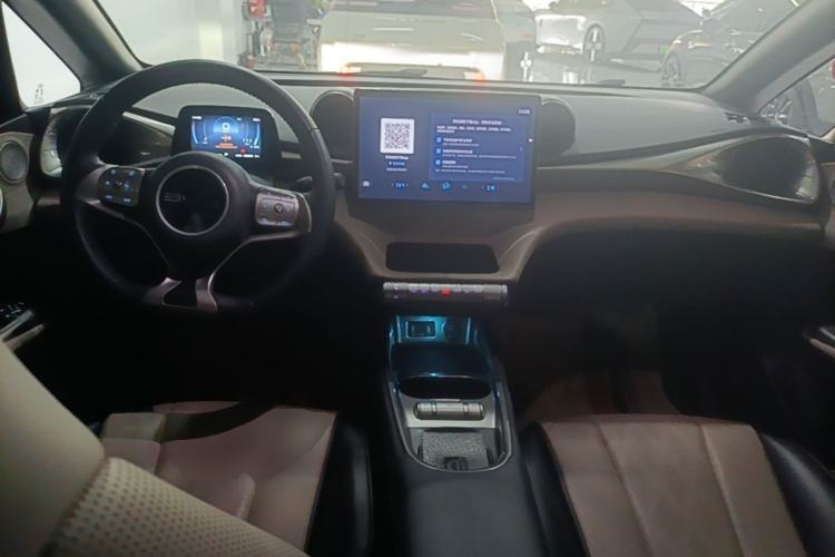 Used BYD Dolphin 2023 420 km Fashion Edition Center Console