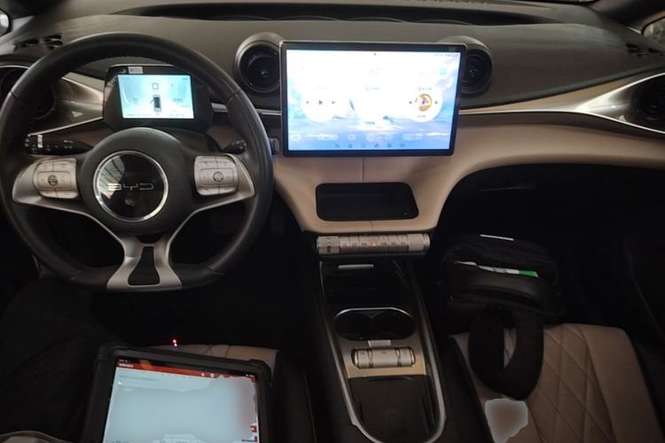 Used BYD Dolphin 2023 420 km Free Version Center Console
