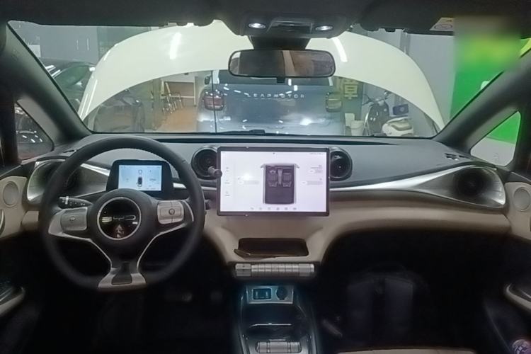 Used BYD Dolphin 2023 420 km Fashion Edition Center Console