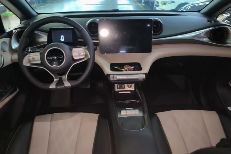 Used BYD Dolphin 2023 420 km Fashion Edition Center Console