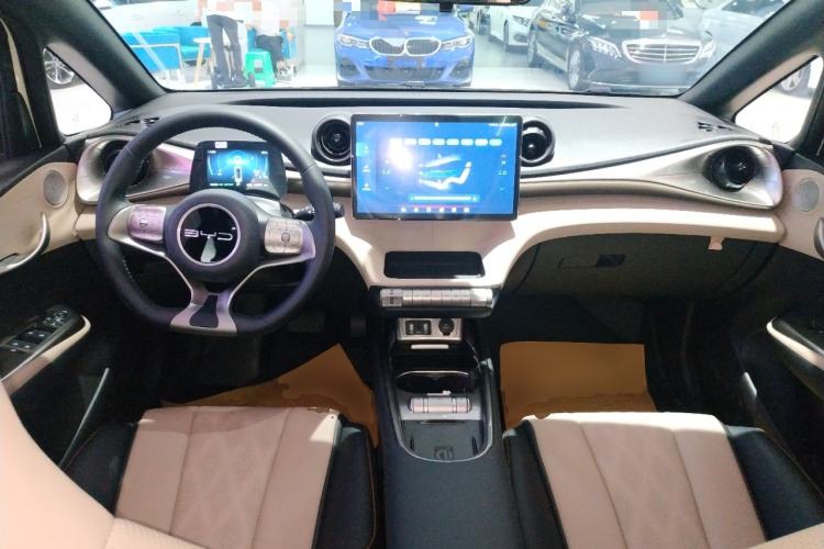 Used BYD Dolphin 2023 420 km Fashion Edition Center Console