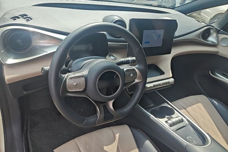Used BYD Dolphin 2023 420 km Fashion Edition Center Console