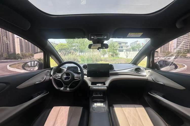 Used BYD Dolphin 2023 420 km Fashion Edition Center Console