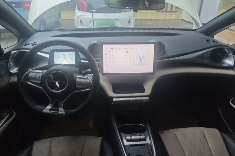 Used BYD Dolphin 2023 420 km Fashion Edition Center Console