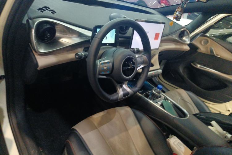 Used BYD Dolphin 2023 420 km Fashion Edition Center Console