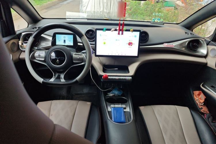 Used BYD Dolphin 2023 420 km Fashion Edition Center Console