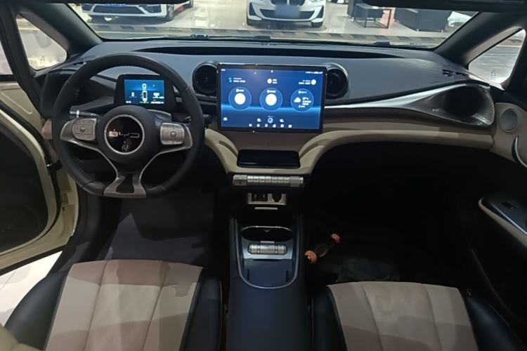 Used BYD Dolphin 2023 420 km Fashion Edition Center Console