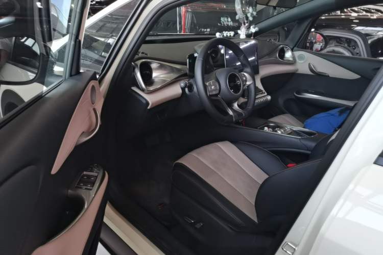 Used BYD Dolphin 2023 420 km Fashion Edition Driver Seat