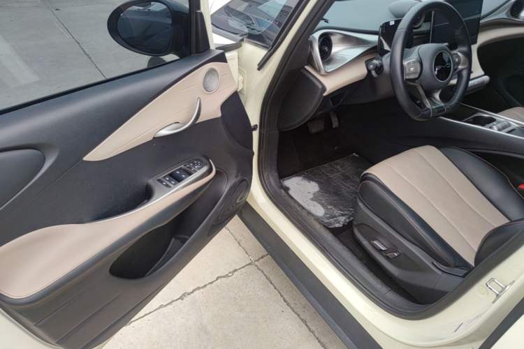 Used BYD Dolphin 2023 420 km Free Version Driver Seat