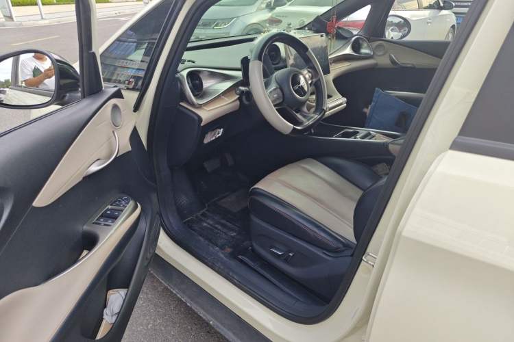 Used BYD Dolphin 2023 420 km Fashion Edition Driver Seat
