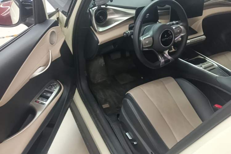 Used BYD Dolphin 2023 420 km Fashion Edition Driver Seat