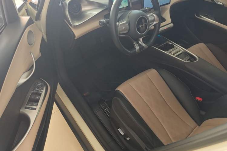 Used BYD Dolphin 2023 420 km Fashion Edition Driver Seat
