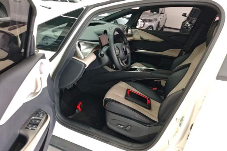 Used BYD Dolphin 2023 420 km Fashion Edition Driver Seat