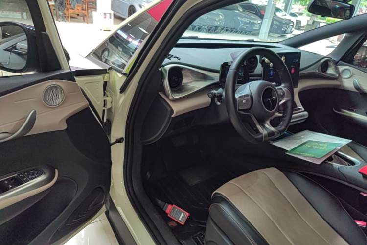 Used BYD Dolphin 2023 420 km Free Version Driver Seat