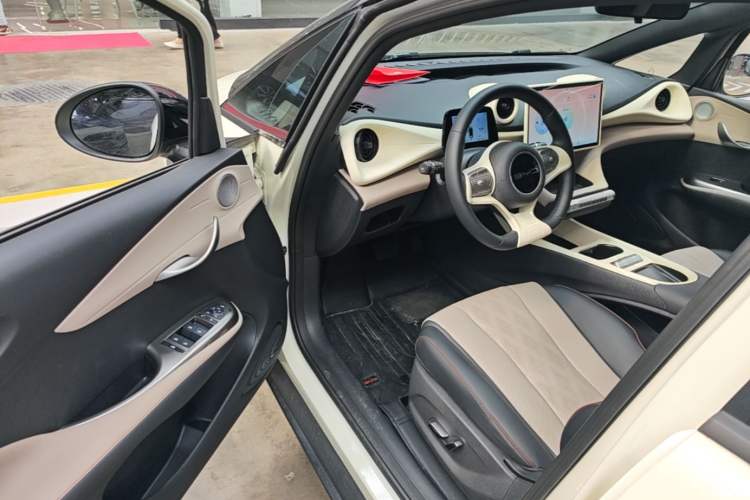 Used BYD Dolphin 2023 420 km Free Version Driver Seat