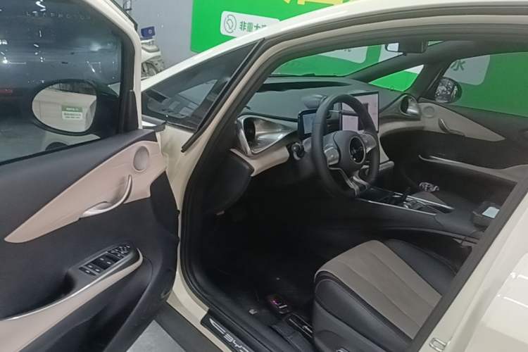 Used BYD Dolphin 2023 420 km Fashion Edition Driver Seat