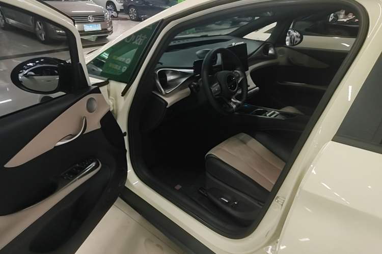 Used BYD Dolphin 2023 420 km Fashion Edition Driver Seat