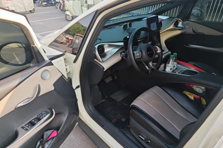 Used BYD Dolphin 2023 420 km Free Version Driver Seat