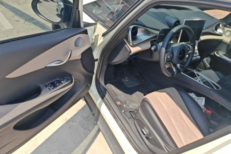 Used BYD Dolphin 2023 420 km Fashion Edition Driver Seat